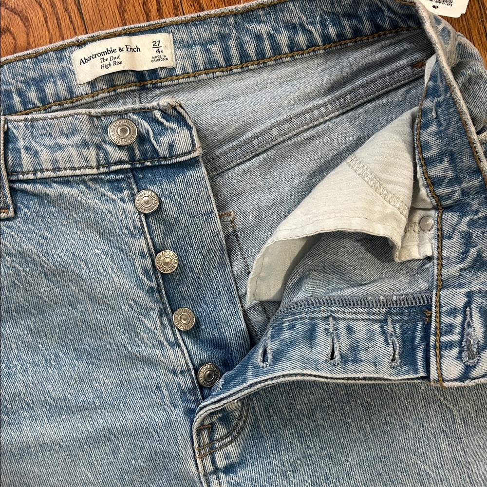 Abercrombie & Fitch The Dad High Rise Jeans - Picture 5 of 6